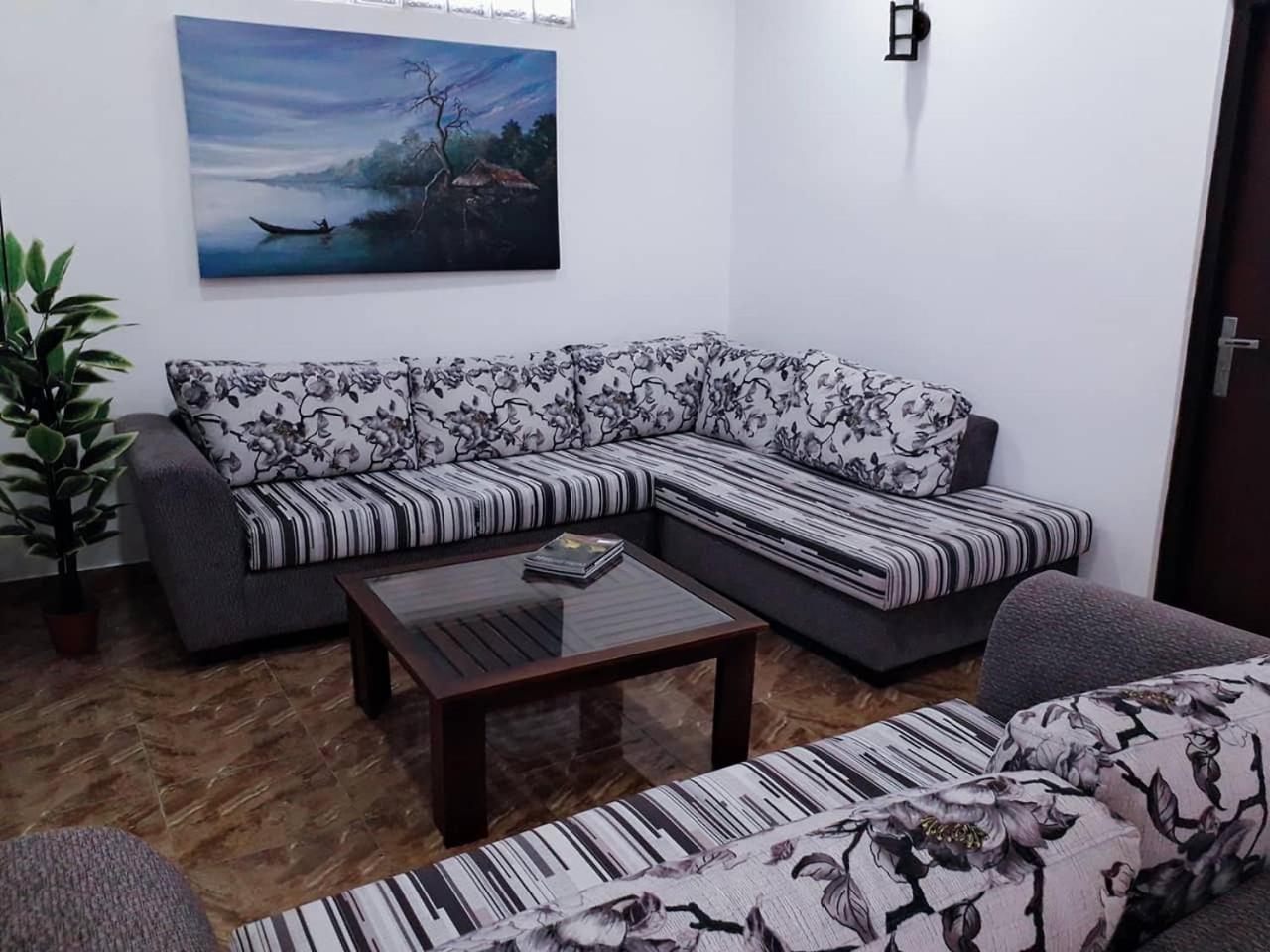 Blue Beach Villa Вадува Екстериор снимка