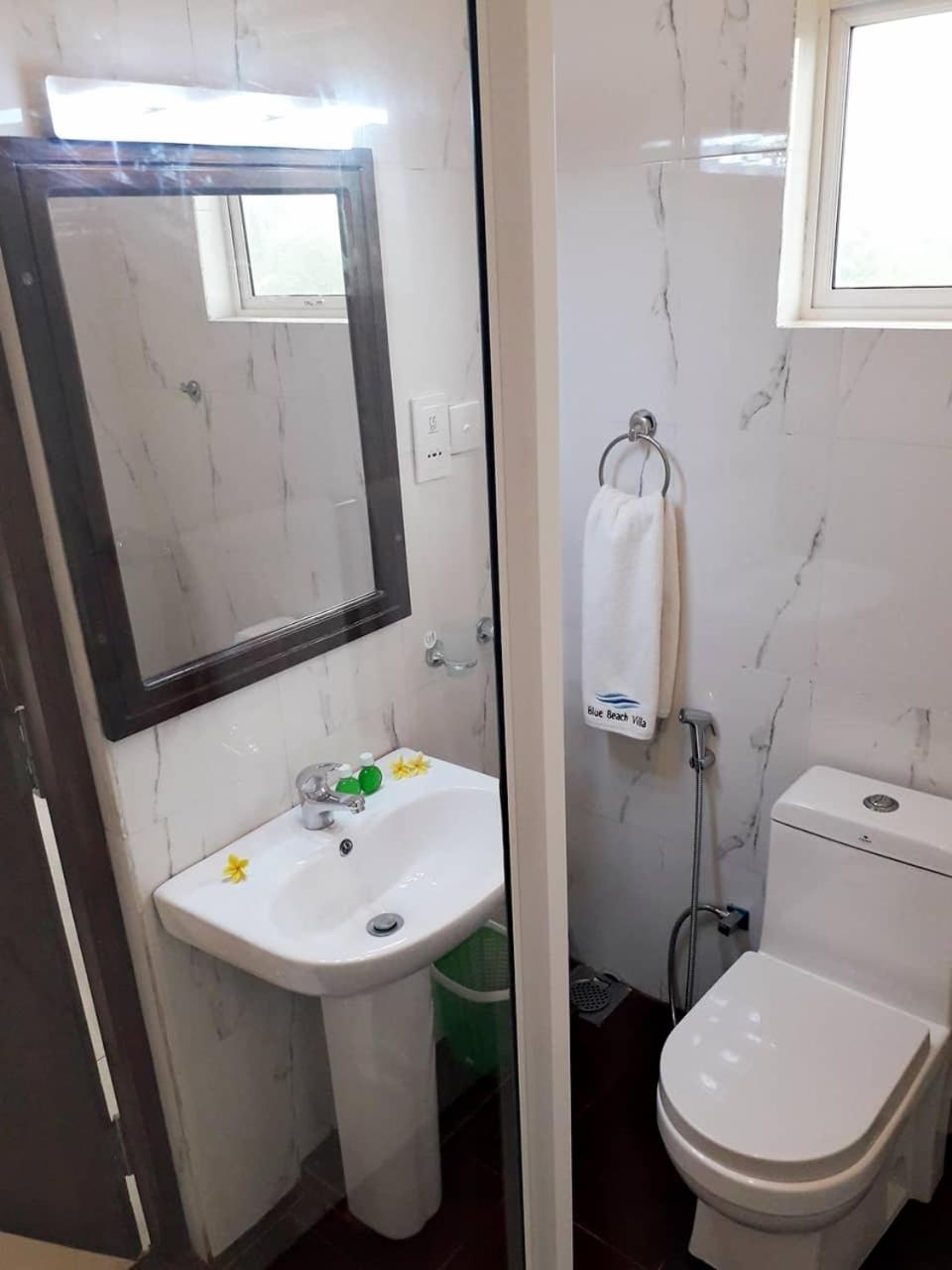 Blue Beach Villa Вадува Екстериор снимка
